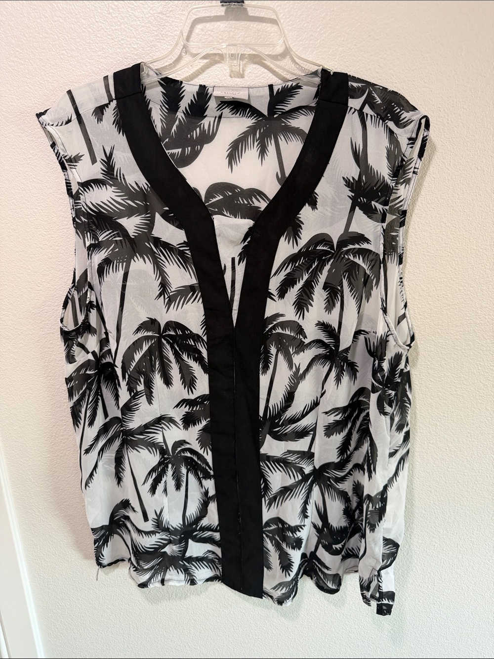 Women’s Sheer Sleeveless Palm-Print V-Neck Blouse - Black & White